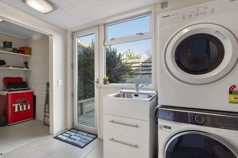Photo of property in 4a Dawson Street, New Plymouth, 4310