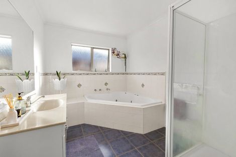 Photo of property in 35 Duggan Drive, Owhata, Rotorua, 3010