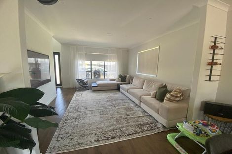 Photo of property in 8 Captain Rings Drive, Papakura, 2110