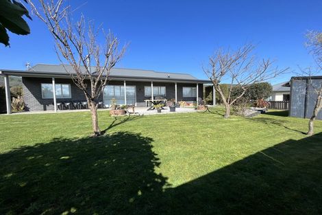 Photo of property in 4 Rogers Place, Kinloch, Taupo, 3377