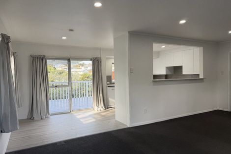 Photo of property in 27 Cedar Heights Avenue, Massey, Auckland, 0614