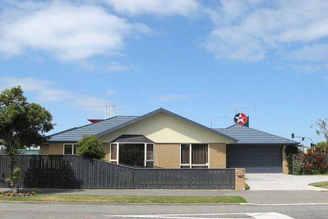 Photo of property in 6 Dinton Street, Russley, Christchurch, 8042