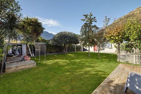 Photo of property in 8 Kawarau Place, Frankton, Queenstown, 9300