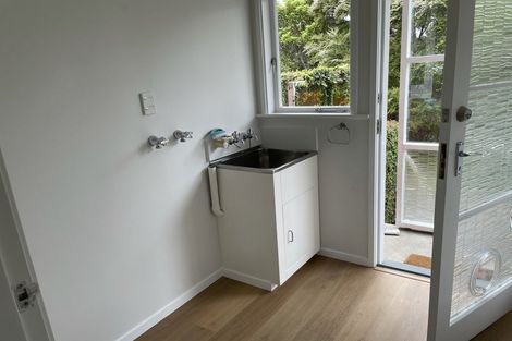 Photo of property in 14 Raymond Terrace, Northcote, Auckland, 0627