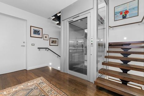 Photo of property in 286 Oriental Parade, Oriental Bay, Wellington, 6011