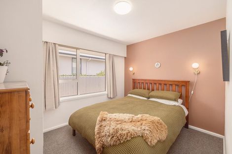 Photo of property in 6 Laing Crescent, Heathcote Valley, Christchurch, 8022