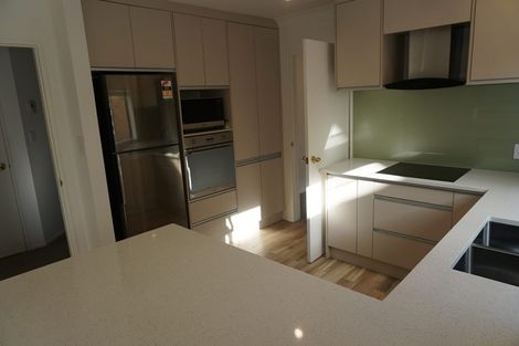 Photo of property in 1/70 Uxbridge Road, Mellons Bay, Auckland, 2014