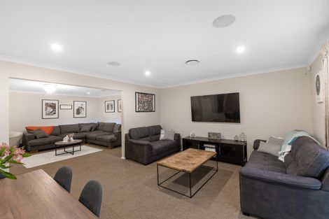 Photo of property in 4 Cyprus Place, Fitzherbert, Palmerston North, 4410