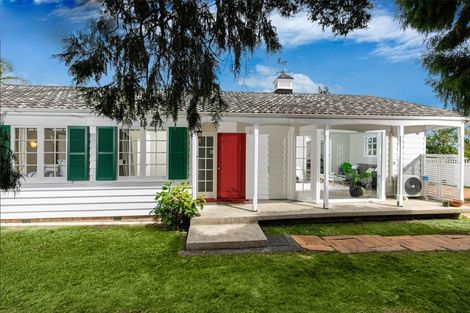 Photo of property in 1 Miltonia Avenue, Te Atatu South, Auckland, 0610