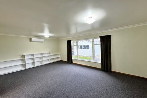 Photo of property in 75 Pahiatua Street, Hokowhitu, Palmerston North, 4410