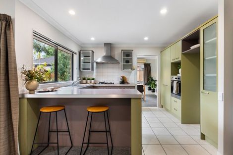 Photo of property in 33 Croftview Road, Wattle Downs, Auckland, 2103