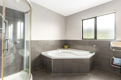 Photo of property in 10 Fiordland Place, Aotea, Porirua, 5024