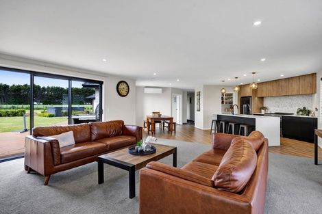 Photo of property in 1 Larlin Drive, Hawera, 4675