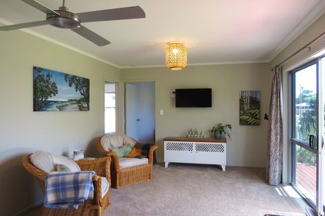 Photo of property in 8 Victoria Street, Coromandel, 3506