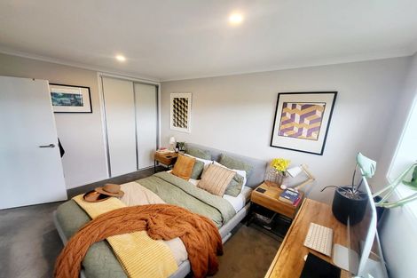 Photo of property in 14 Whiri Lane, Hobsonville, 0616