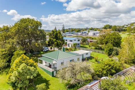Photo of property in 25 Derrick Road, Kawakawa, 0210