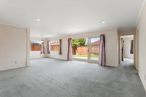 Photo of property in 9 Redcastle Drive, East Tamaki, Auckland, 2013