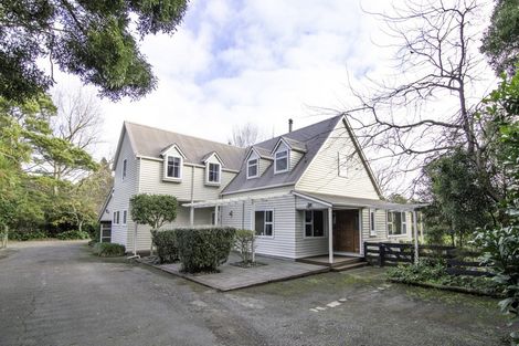 Photo of property in 200 Aokautere Drive, Fitzherbert, Palmerston North, 4471