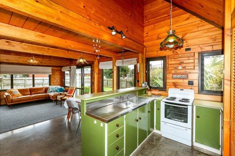 Photo of property in 5 Kaitake Place, Oakura, 4314