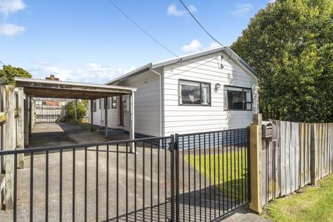 Photo of property in 2/70 Pomaria Road, Henderson, Auckland, 0610