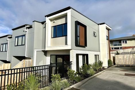 Photo of property in 3 Morihana Close, Glen Eden, 0602