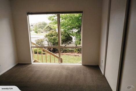 Photo of property in 62 Unsworth Drive, Unsworth Heights, Auckland, 0632