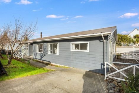 Photo of property in 2 Pascoe Avenue, Paremata, Porirua, 5026