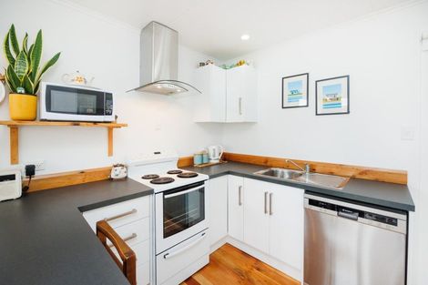 Photo of property in 10 Kent Terrace, Foxton Beach, Foxton, 4815