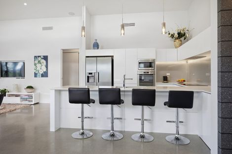 Photo of property in 42 Cassinia Close, Papamoa Beach, Papamoa, 3118