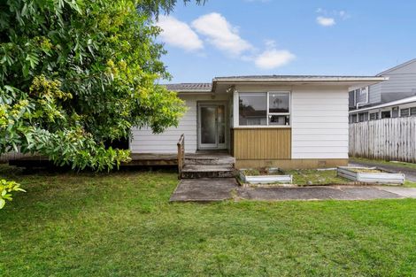 Photo of property in 9 Pankhurst Place, Sunnyvale, Auckland, 0612