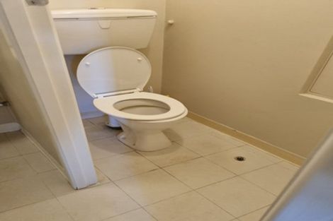 Photo of property in Churchill Flats, 213 The Terrace, Wellington Central, Wellington, 6011