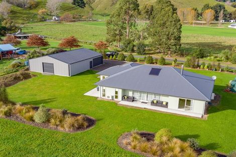 Photo of property in 672e Te Whiti Road, Te Whiti, Masterton, 5884