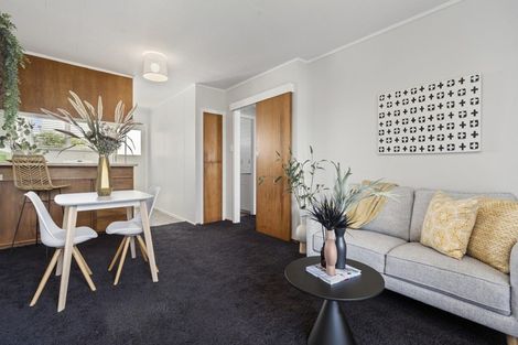 Photo of property in 1/58 Paynters Avenue, Strandon, New Plymouth, 4312