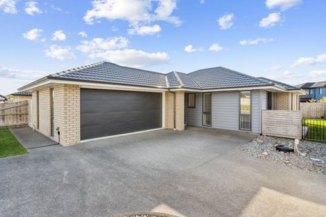 Photo of property in 5 Pohe Street, Waikanae, 5036