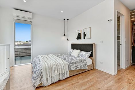 Photo of property in 17 Resolution Drive, Gulf Harbour, Whangaparaoa, 0930