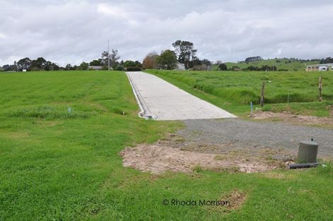 Photo of property in 12 Arahanga Road, Paparoa, 0571