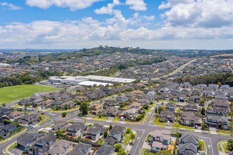 Photo of property in 30 Bellagio Way, Flat Bush, Auckland, 2019
