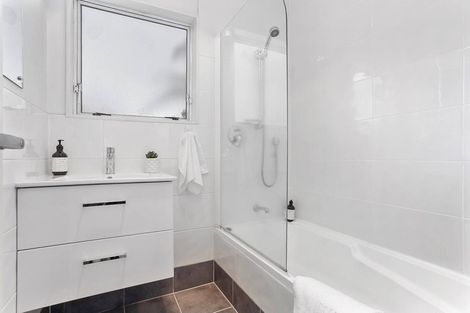 Photo of property in 1/7 Quiet Street, Te Atatu South, Auckland, 0610