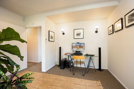 Photo of property in 189 Mangorei Road, Merrilands, New Plymouth, 4312