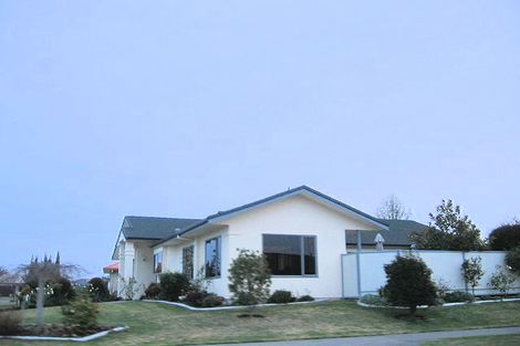 Photo of property in 2 Sloane Place, Taradale, Napier, 4112