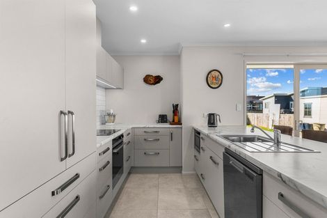 Photo of property in 4 Pipi Place, Baylys Beach, Dargaville, 0377
