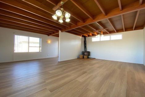 Photo of property in 92 Ravenwood Drive, Forrest Hill, Auckland, 0620