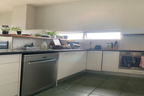 Photo of property in 8a Madeira Lane, Grafton, Auckland, 1023