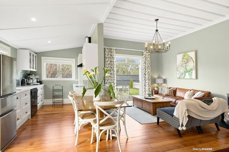 Photo of property in 106 Jellicoe Street, Martinborough, 5711