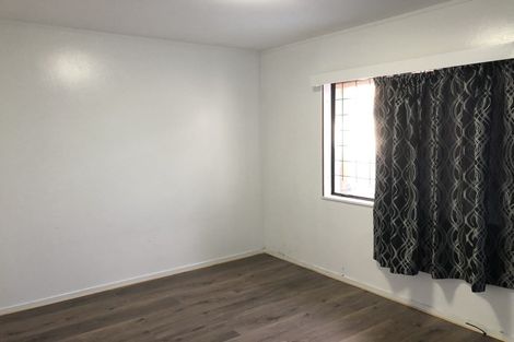 Photo of property in 8 Hatherley Place, Clendon Park, Auckland, 2103