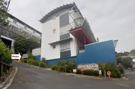 Photo of property in 2d/20 Ian Marwick Place, Birkenhead, Auckland, 0626