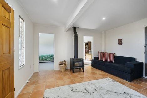 Photo of property in 73 Huia Street, Waikanae, 5036