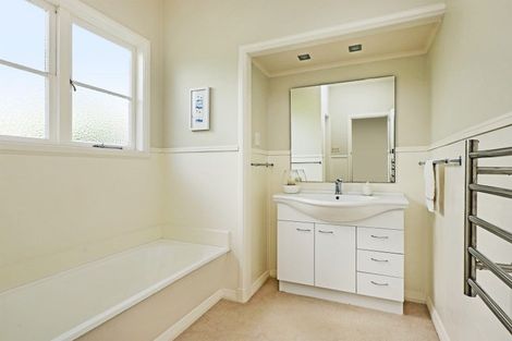 Photo of property in 10 Coleman Terrace, Hospital Hill, Napier, 4110