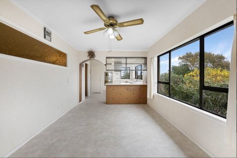 Photo of property in 44 Bradbury Road, Botany Downs, Auckland, 2010