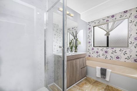 Photo of property in 2/23 Beatrice Avenue, Hillcrest, Auckland, 0627